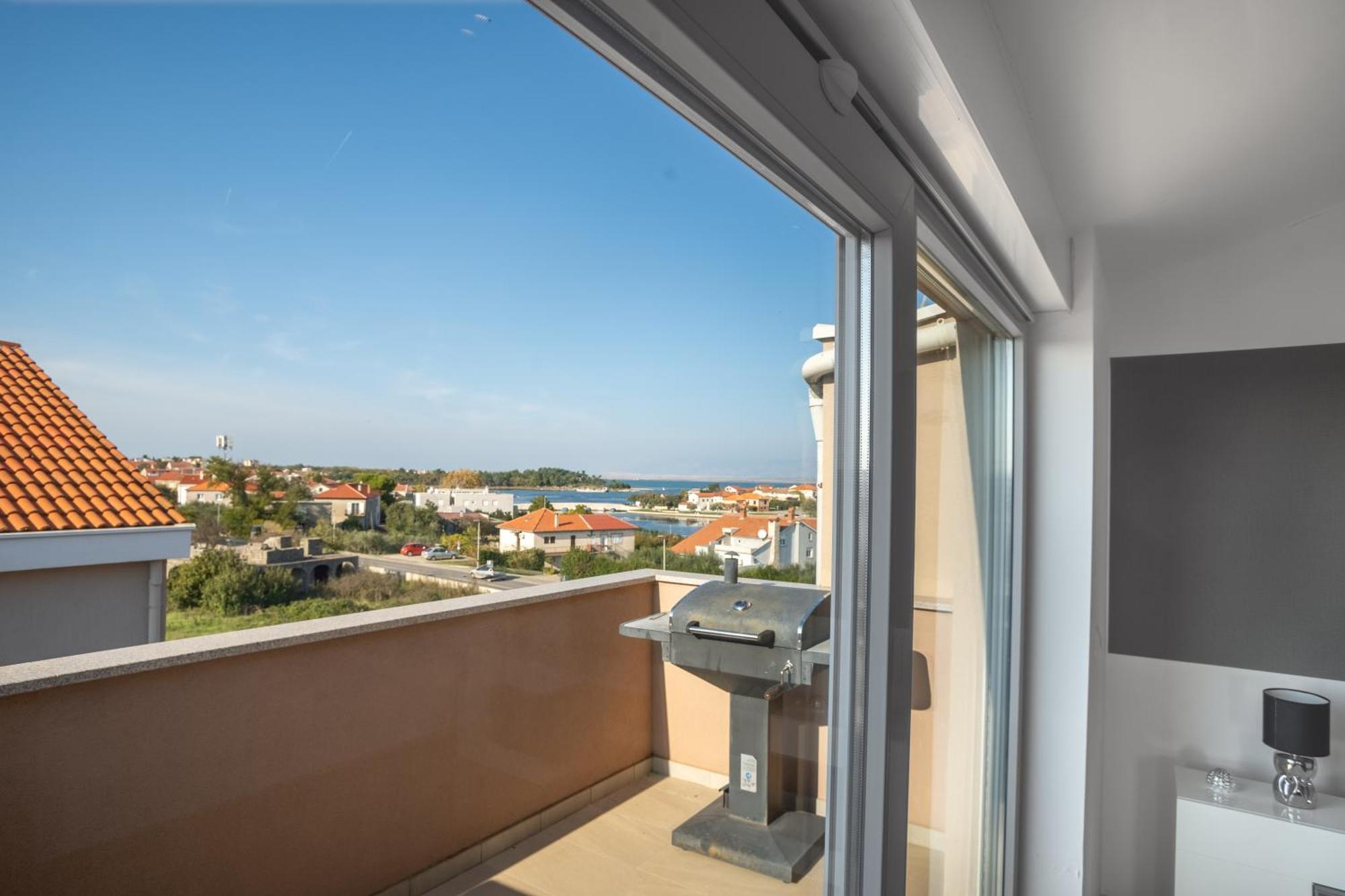 Dukat Apartamento Nin Exterior foto