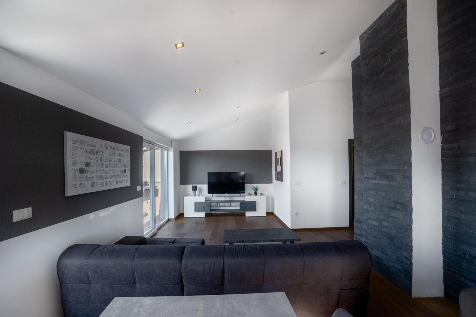 Dukat Apartamento Nin Exterior foto