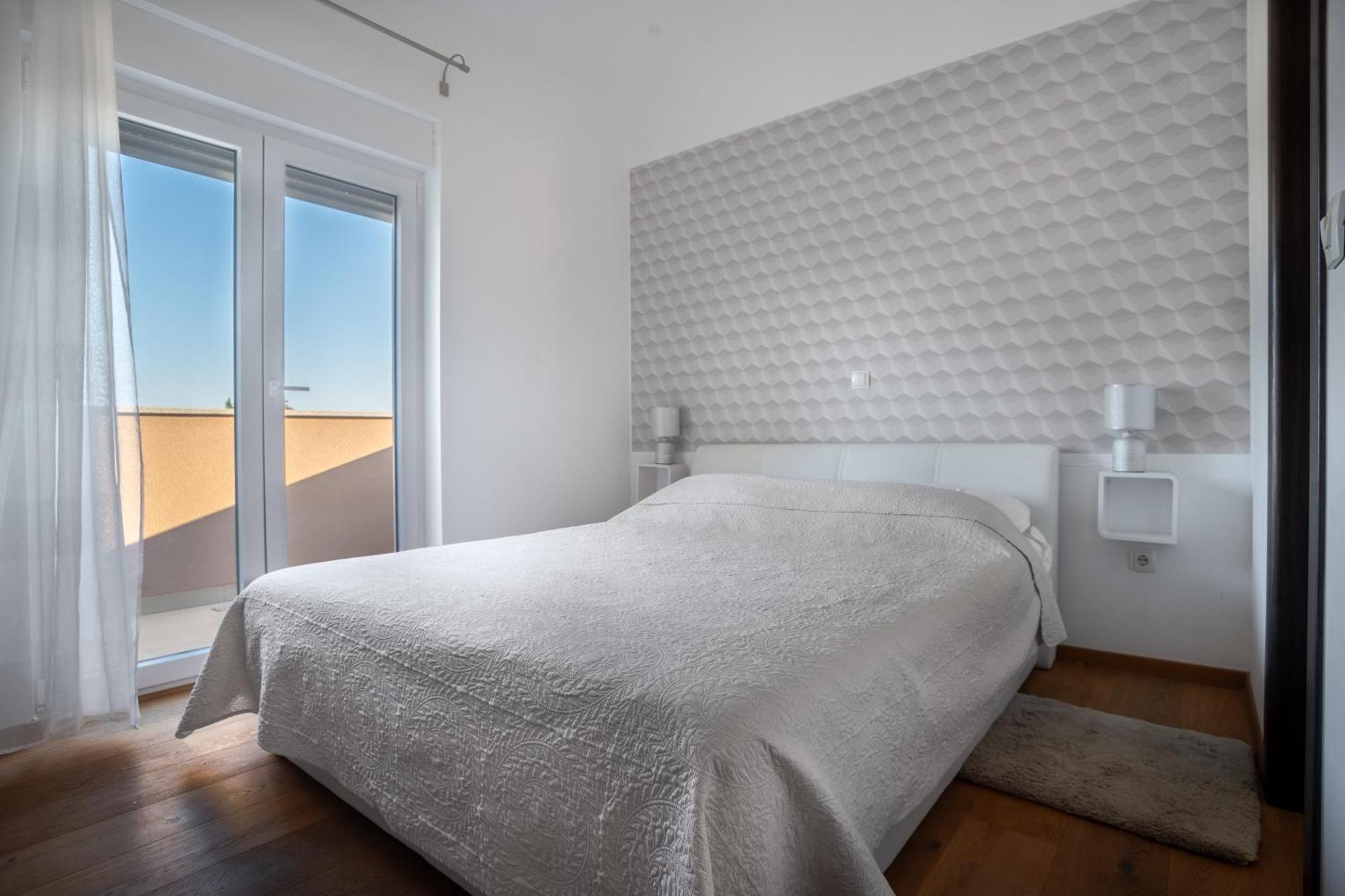 Dukat Apartamento Nin Exterior foto